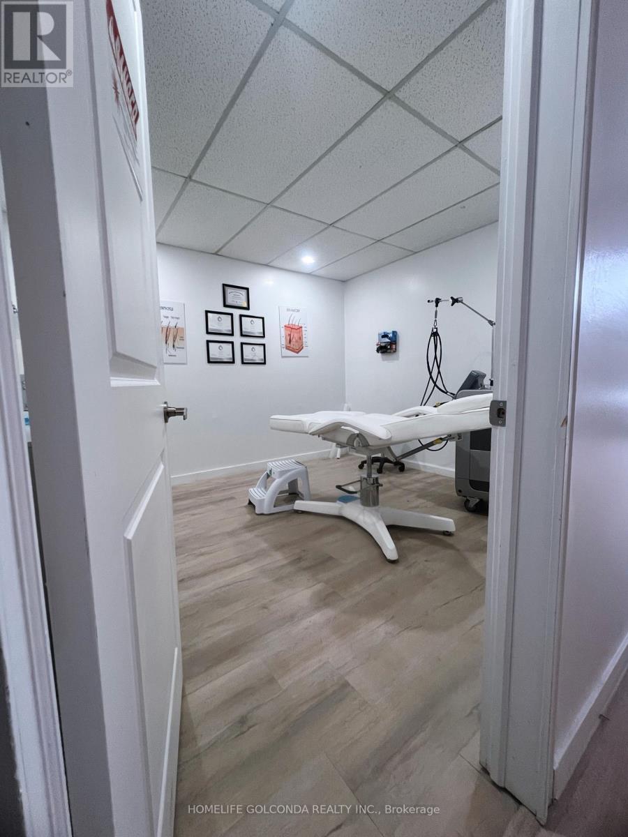 Ground- - 85 Luzon Avenue, Markham, Ontario  L6B 0M6 - Photo 4 - N12899066