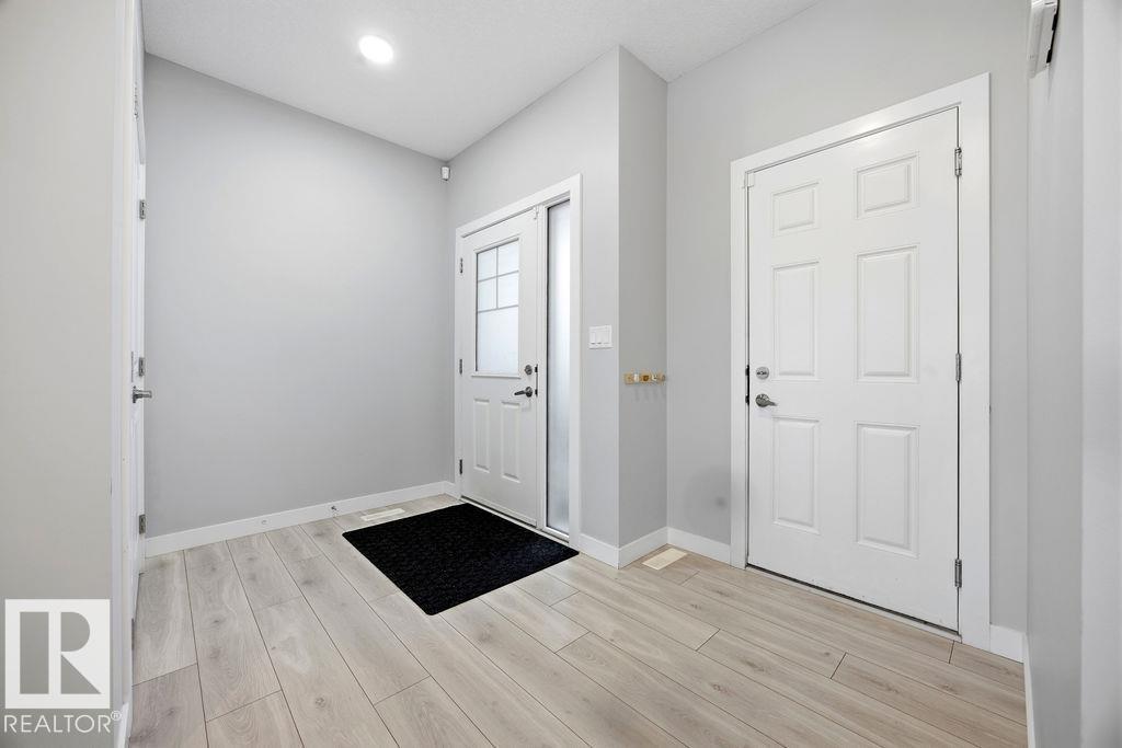 1057 Coopers Hawk Link Nw, Edmonton, Alberta  T5S 0M2 - Photo 5 - E4478536