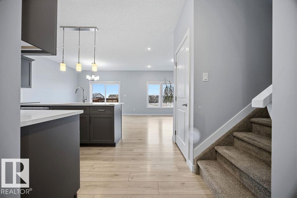 1057 Coopers Hawk Link Nw, Edmonton, Alberta  T5S 0M2 - Photo 6 - E4478536