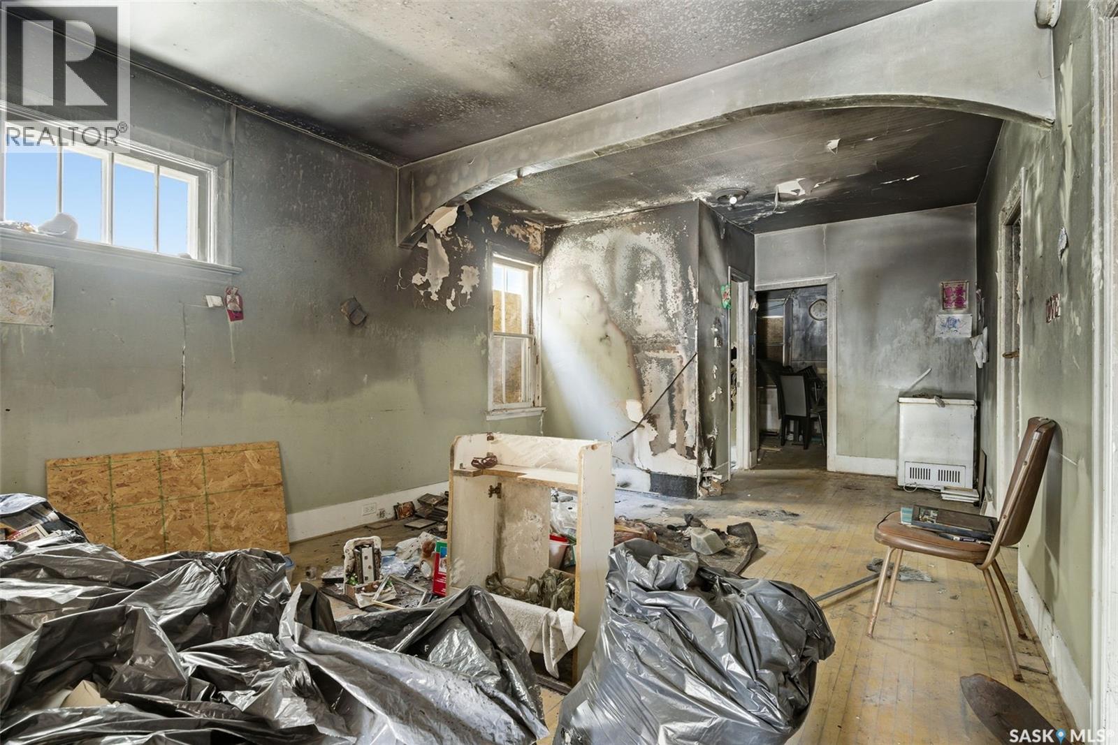 1120 Victoria Avenue, Regina, Saskatchewan  S4P 0N7 - Photo 3 - SK030983