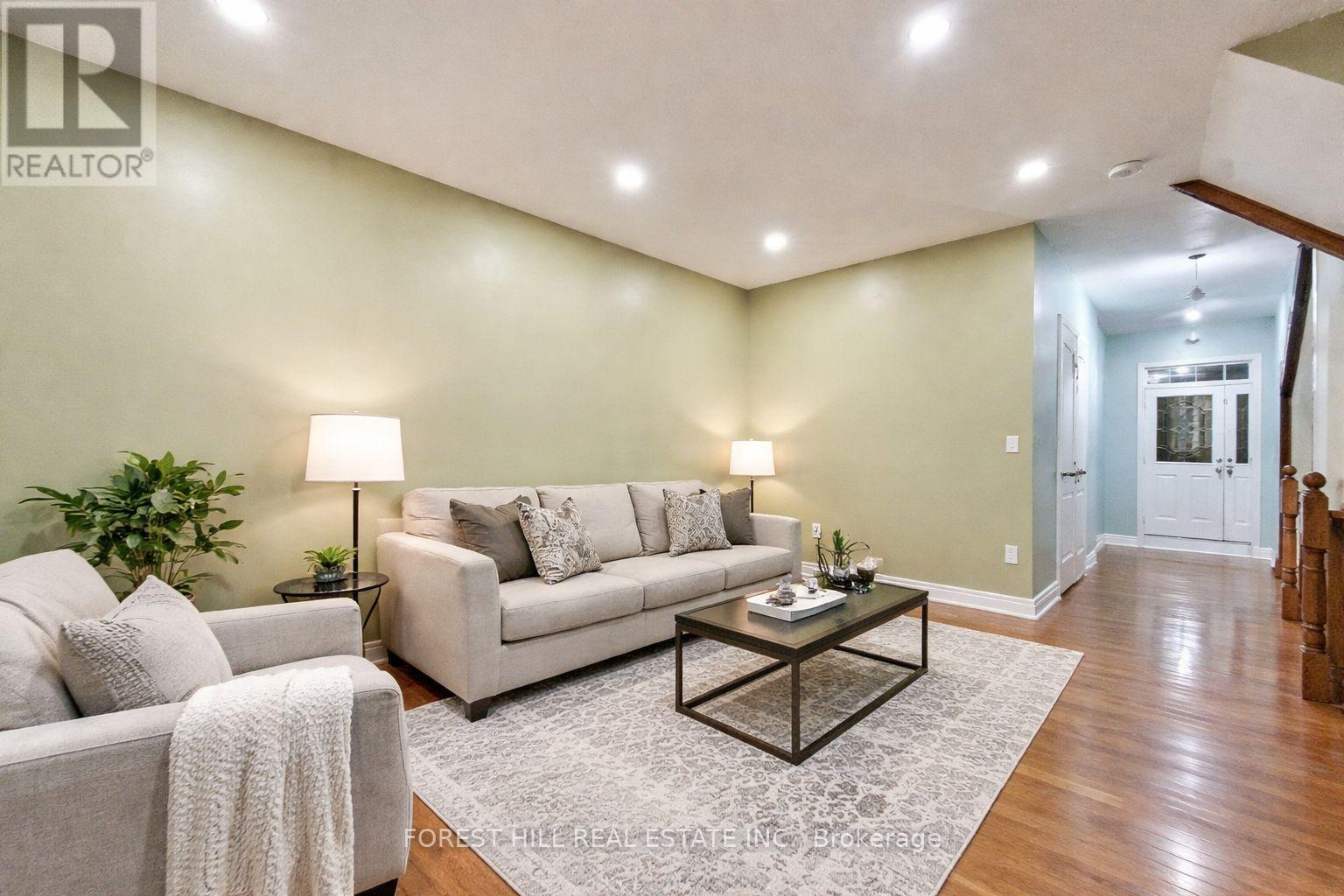 38 CRYSTALVIEW CRESCENT, Brampton, Ontario