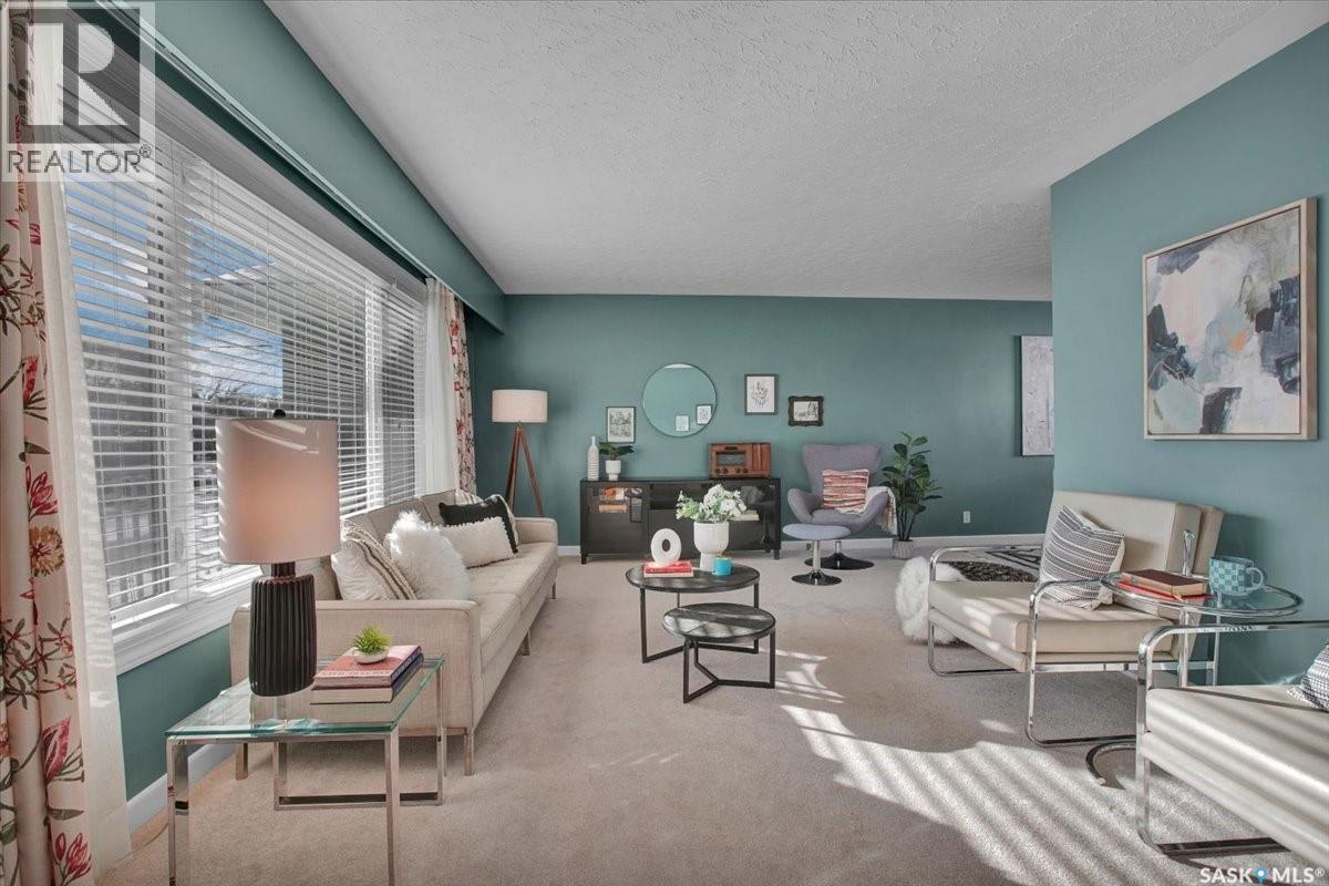 2102 Victoria Avenue, Saskatoon, Saskatchewan  S7J 0W7 - Photo 2 - SK030810