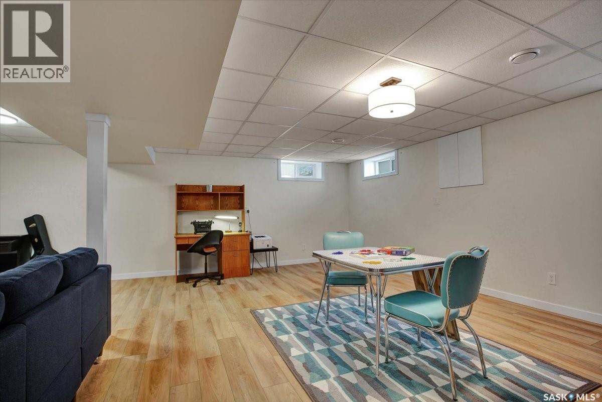 2102 Victoria Avenue, Saskatoon, Saskatchewan  S7J 0W7 - Photo 5 - SK030810