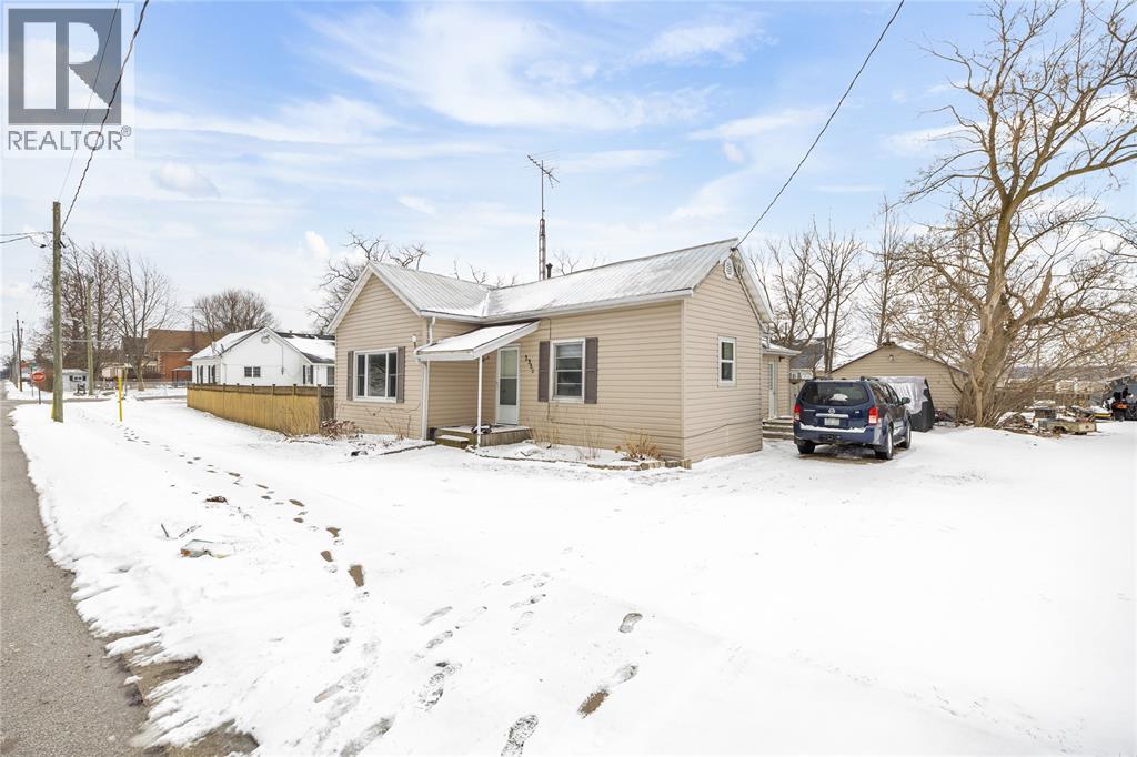 2355 Boswell Street, St Clair, Ontario  N0N 1B0 - Photo 2 - 26004859