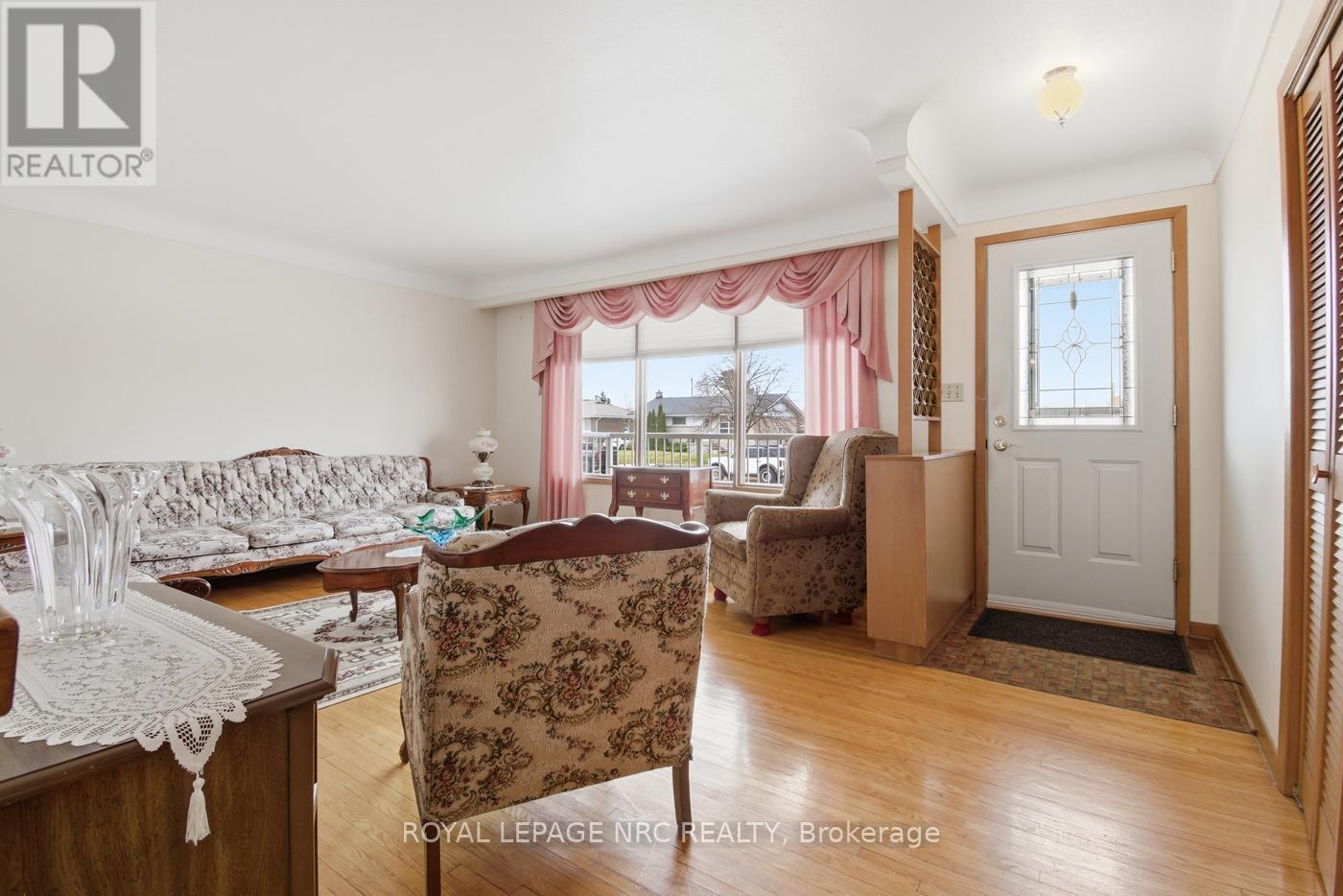 122 Wellington Street, Welland, Ontario  L3B 1B3 - Photo 10 - X12905892