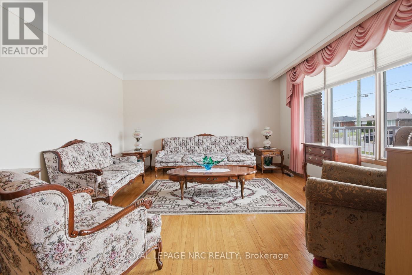 122 Wellington Street, Welland, Ontario  L3B 1B3 - Photo 11 - X12905892