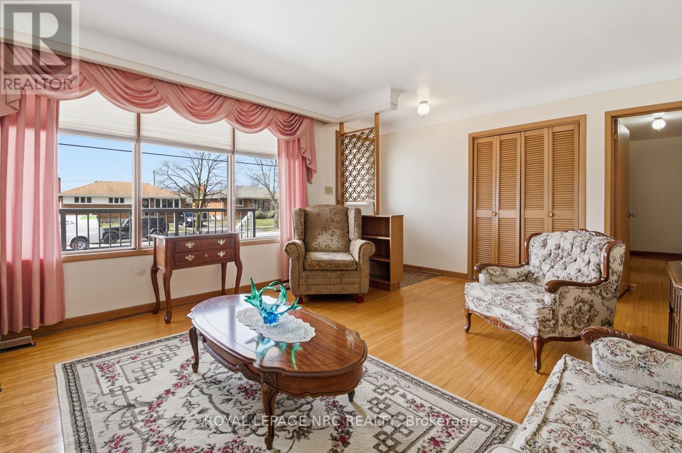 122 Wellington Street, Welland, Ontario  L3B 1B3 - Photo 12 - X12905892