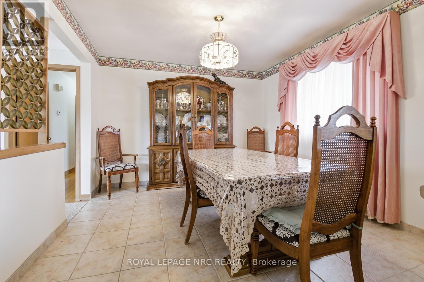 122 Wellington Street, Welland, Ontario  L3B 1B3 - Photo 15 - X12905892