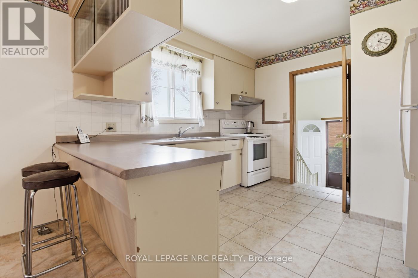 122 Wellington Street, Welland, Ontario  L3B 1B3 - Photo 16 - X12905892