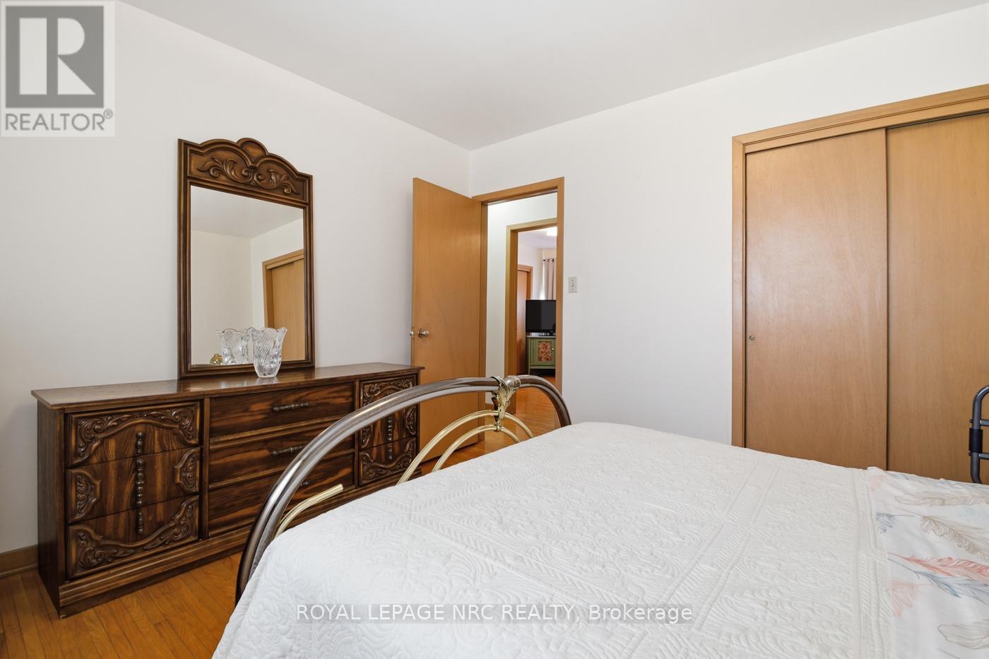 122 Wellington Street, Welland, Ontario  L3B 1B3 - Photo 22 - X12905892