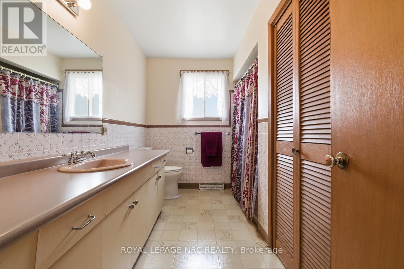 122 Wellington Street, Welland, Ontario  L3B 1B3 - Photo 25 - X12905892