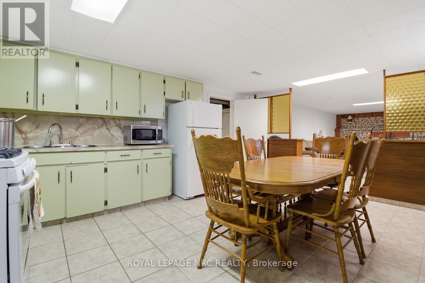 122 Wellington Street, Welland, Ontario  L3B 1B3 - Photo 27 - X12905892