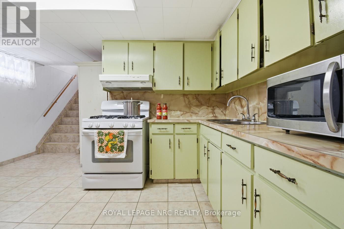 122 Wellington Street, Welland, Ontario  L3B 1B3 - Photo 28 - X12905892