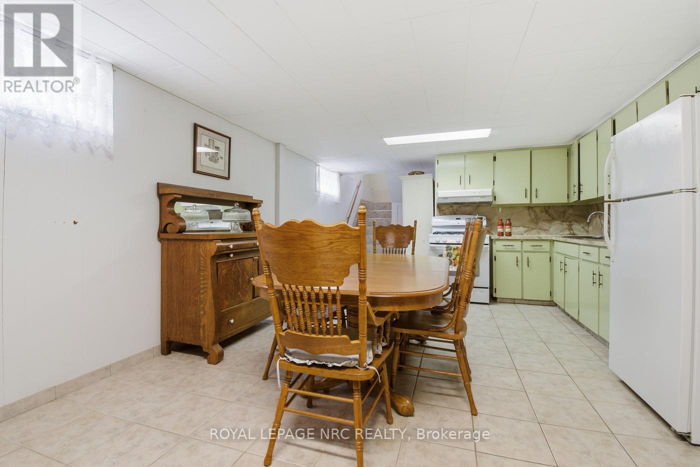 122 Wellington Street, Welland, Ontario  L3B 1B3 - Photo 29 - X12905892