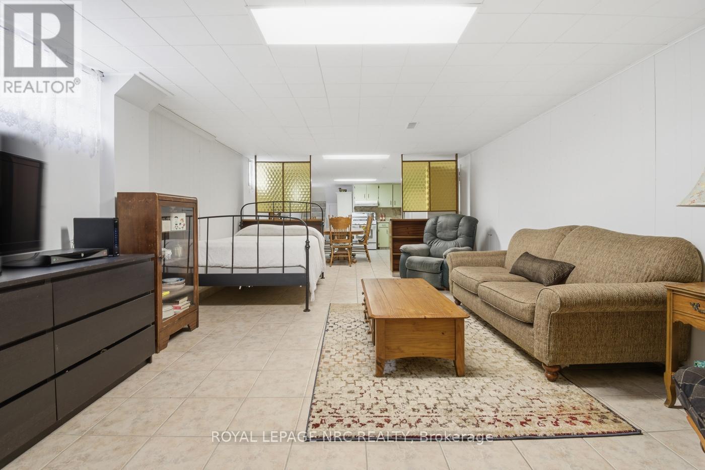 122 Wellington Street, Welland, Ontario  L3B 1B3 - Photo 32 - X12905892