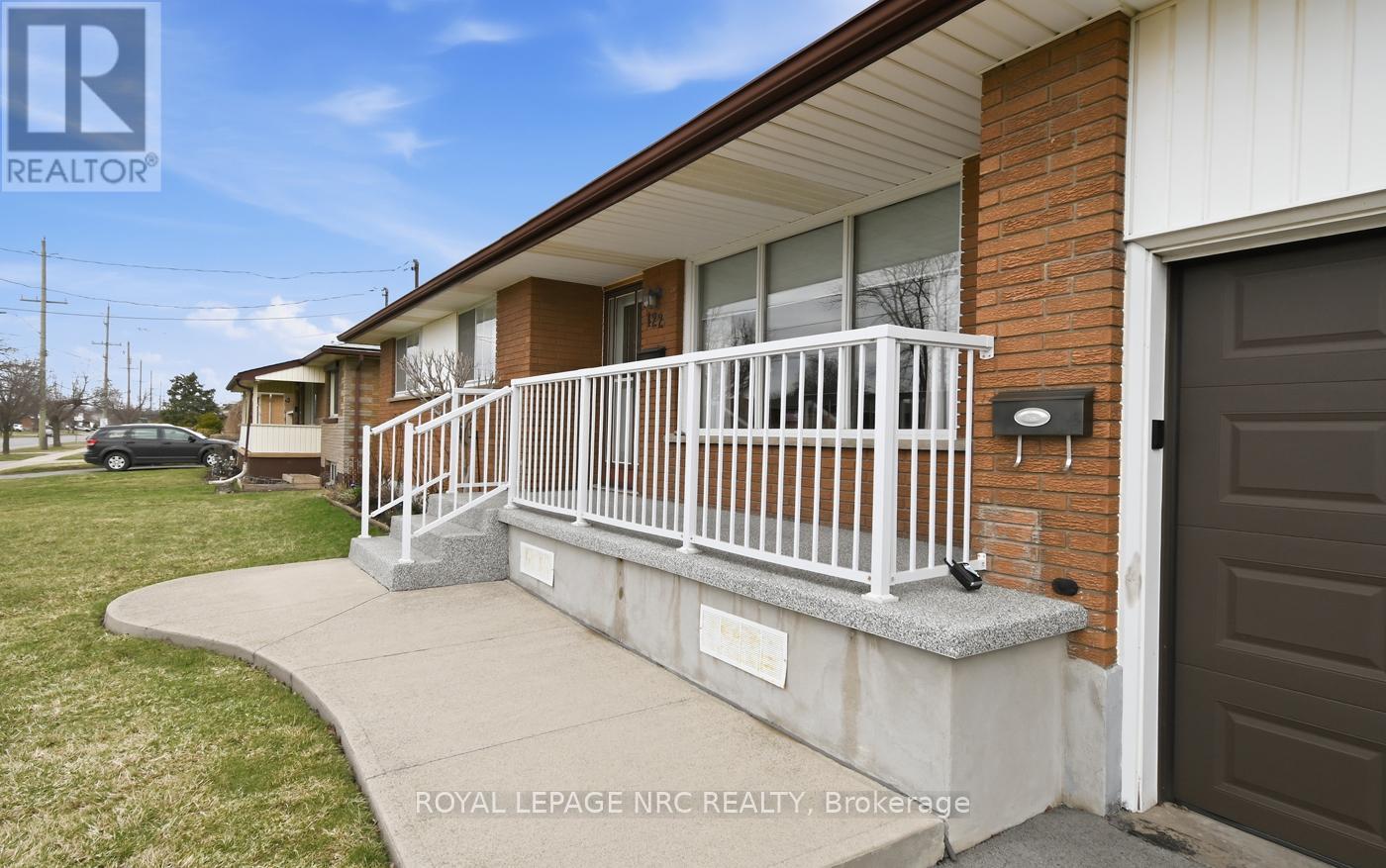 122 Wellington Street, Welland, Ontario  L3B 1B3 - Photo 4 - X12905892