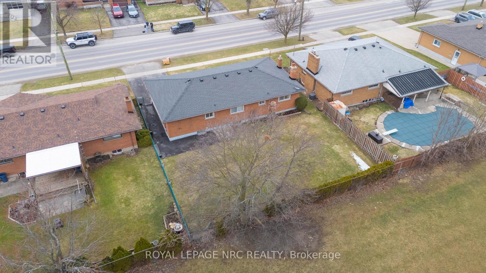 122 Wellington Street, Welland, Ontario  L3B 1B3 - Photo 8 - X12905892