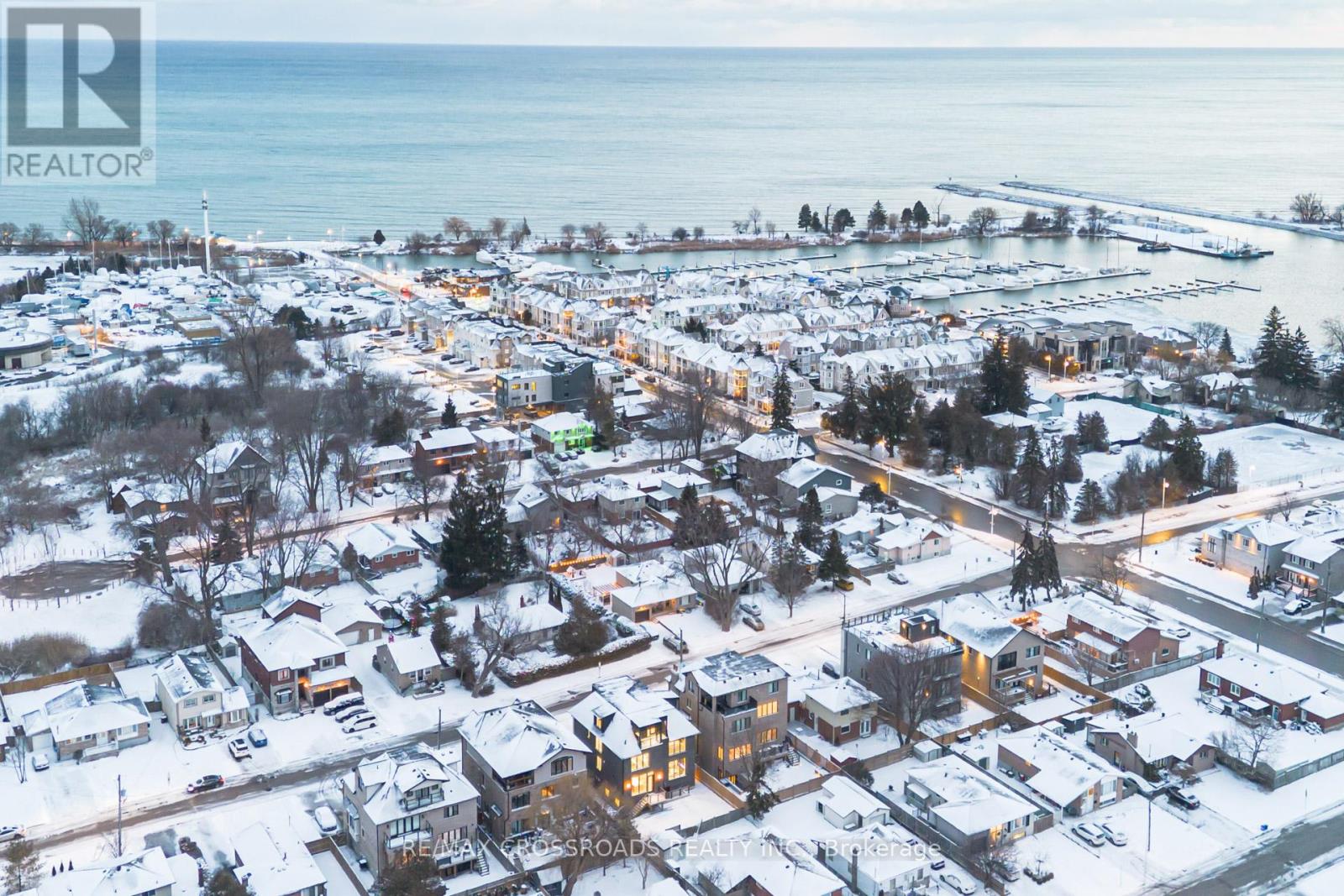 642 Annland Street, Pickering, Ontario  L1W 1B1 - Photo 3 - E12905902