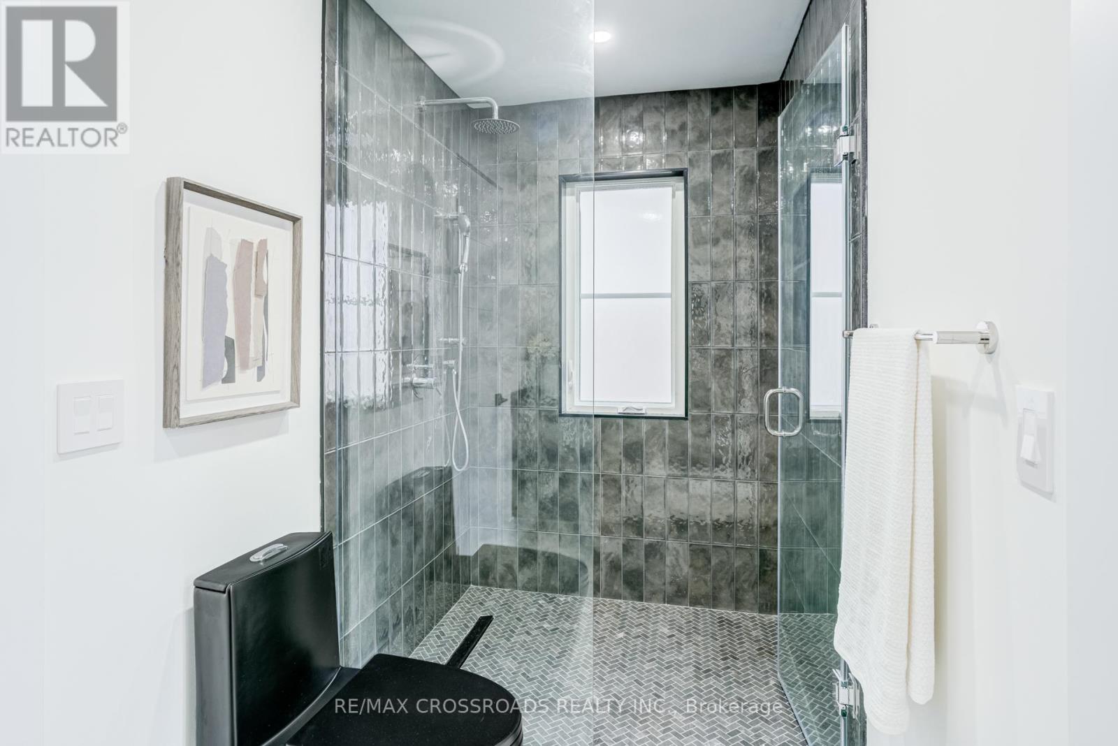 642 Annland Street, Pickering, Ontario  L1W 1B1 - Photo 33 - E12905902