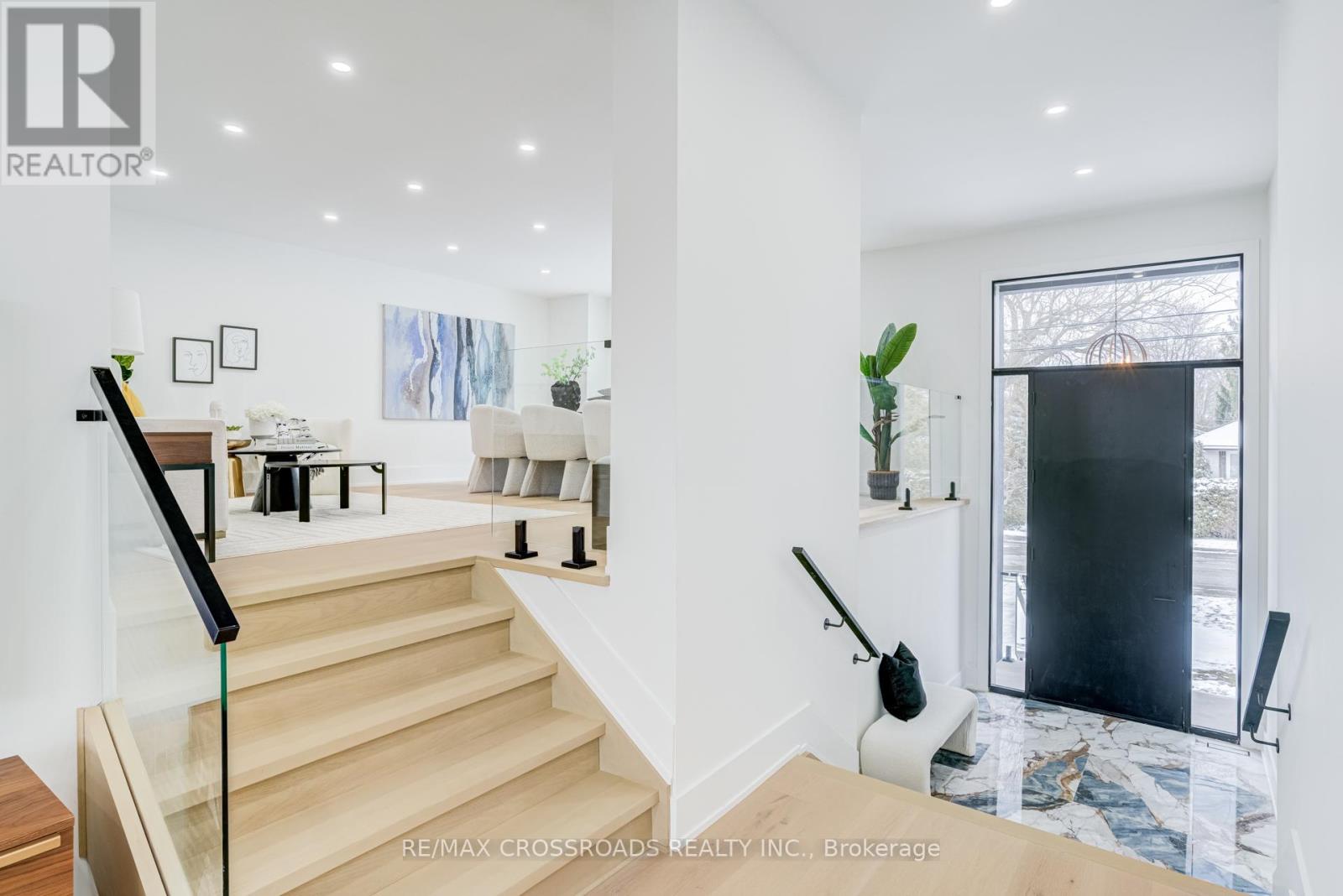 642 Annland Street, Pickering, Ontario  L1W 1B1 - Photo 5 - E12905902