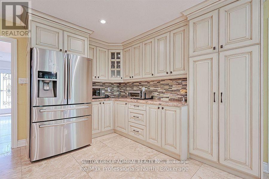 8 Elmsley Drive, Richmond Hill, Ontario L4C 8N1 - Photo 12 - N12905898