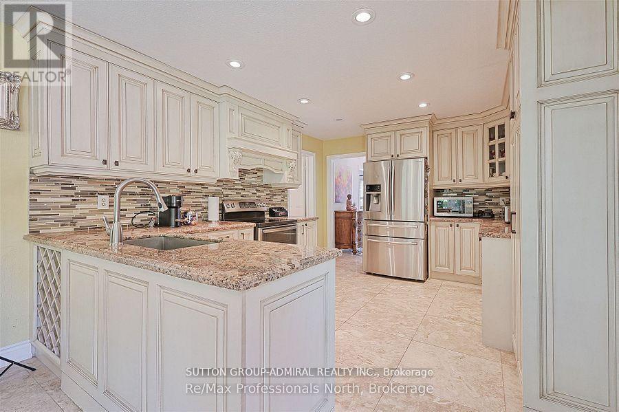 8 Elmsley Drive, Richmond Hill, Ontario L4C 8N1 - Photo 13 - N12905898