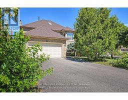 8 ELMSLEY DRIVE, Richmond Hill, Ontario