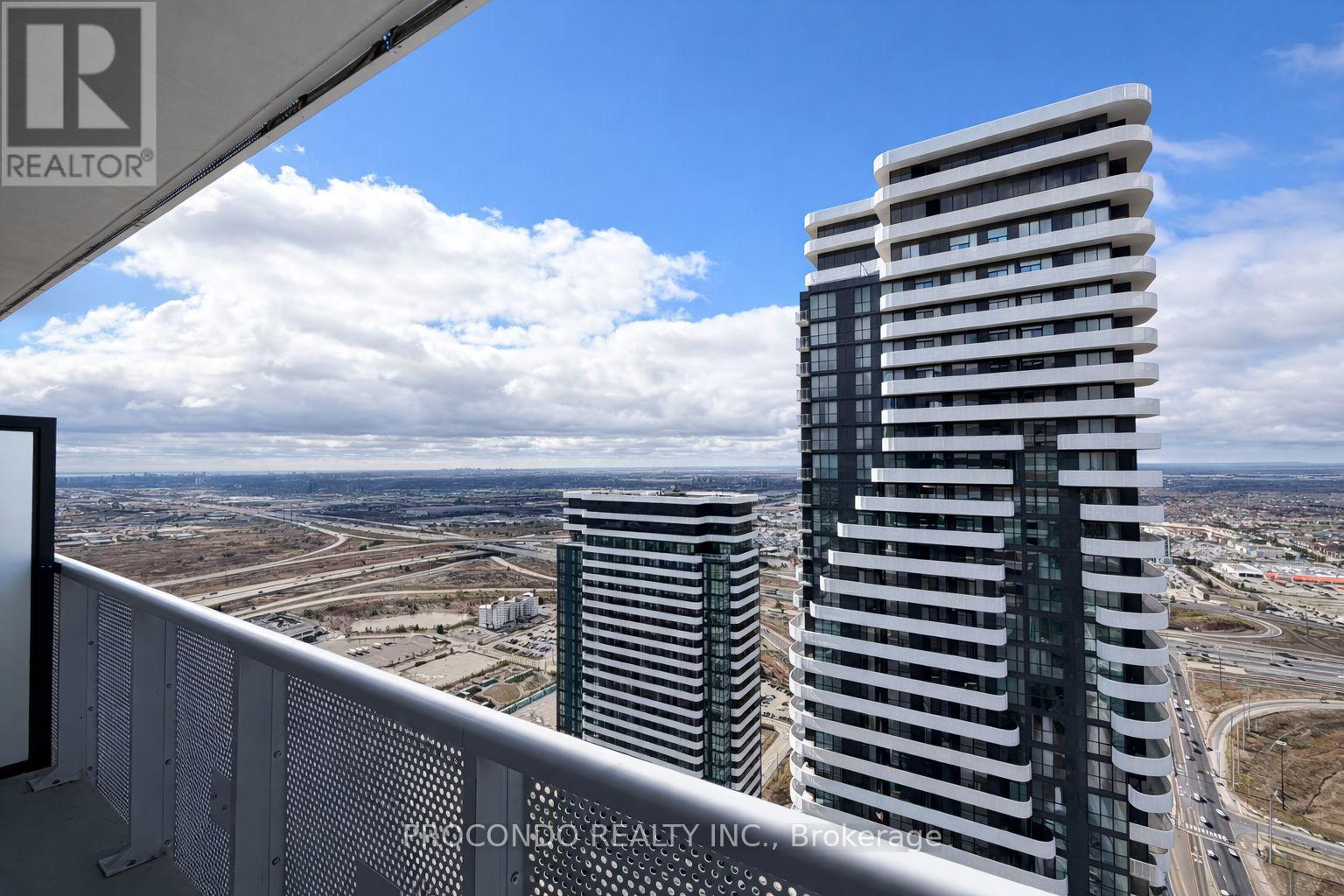 5801 - 8 Interchange Way, Vaughan, Ontario L4K 5Z7 - Photo 11 - N12905900