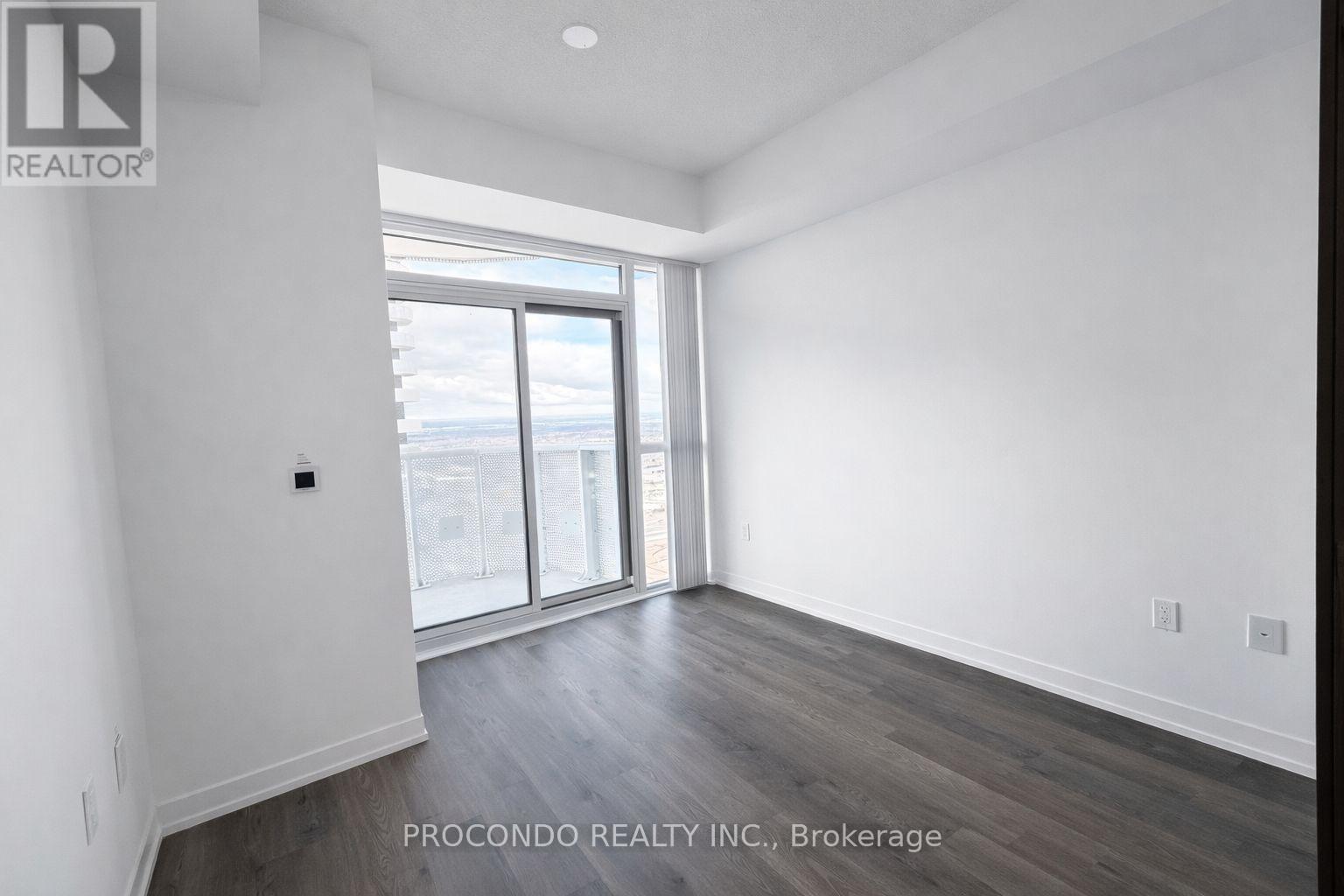 5801 - 8 Interchange Way, Vaughan, Ontario L4K 5Z7 - Photo 3 - N12905900