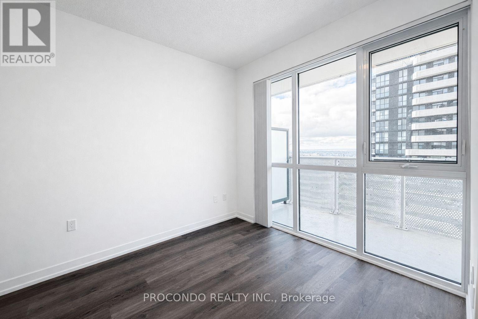 5801 - 8 Interchange Way, Vaughan, Ontario L4K 5Z7 - Photo 4 - N12905900