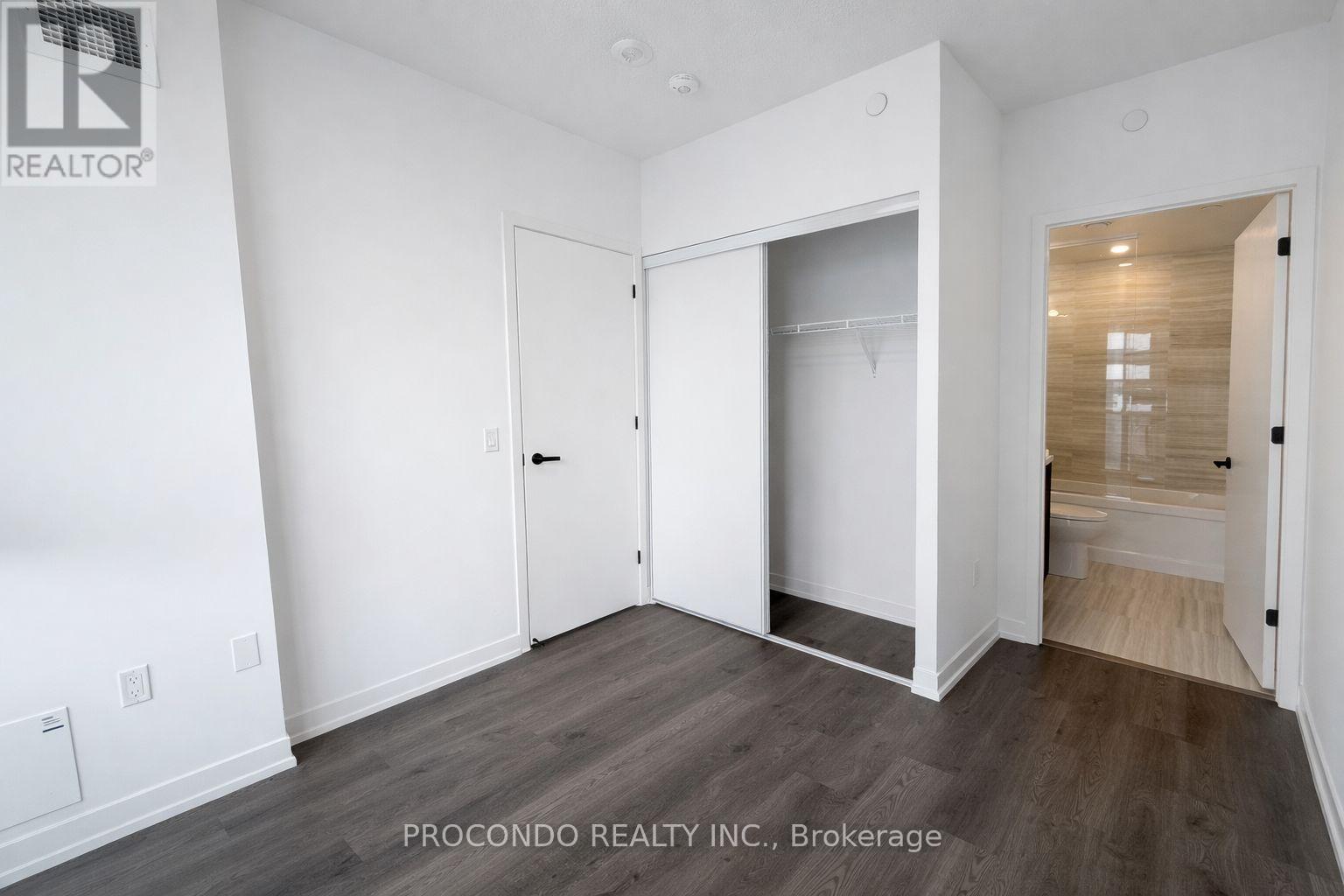 5801 - 8 Interchange Way, Vaughan, Ontario L4K 5Z7 - Photo 5 - N12905900