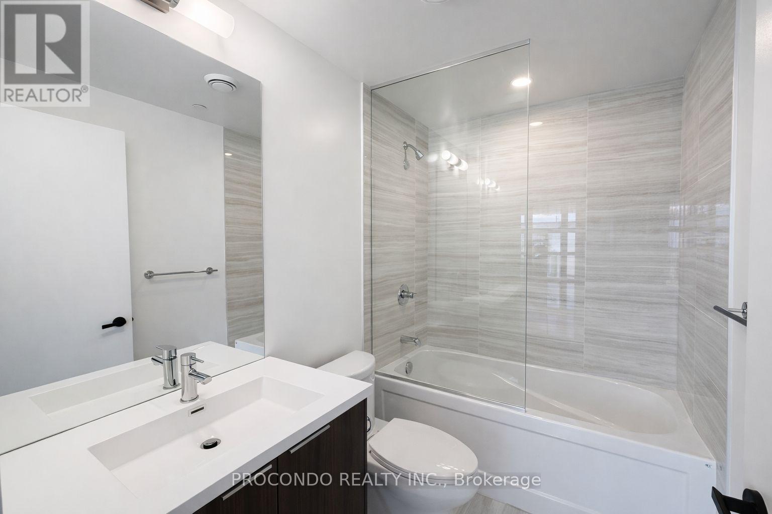 5801 - 8 Interchange Way, Vaughan, Ontario L4K 5Z7 - Photo 6 - N12905900