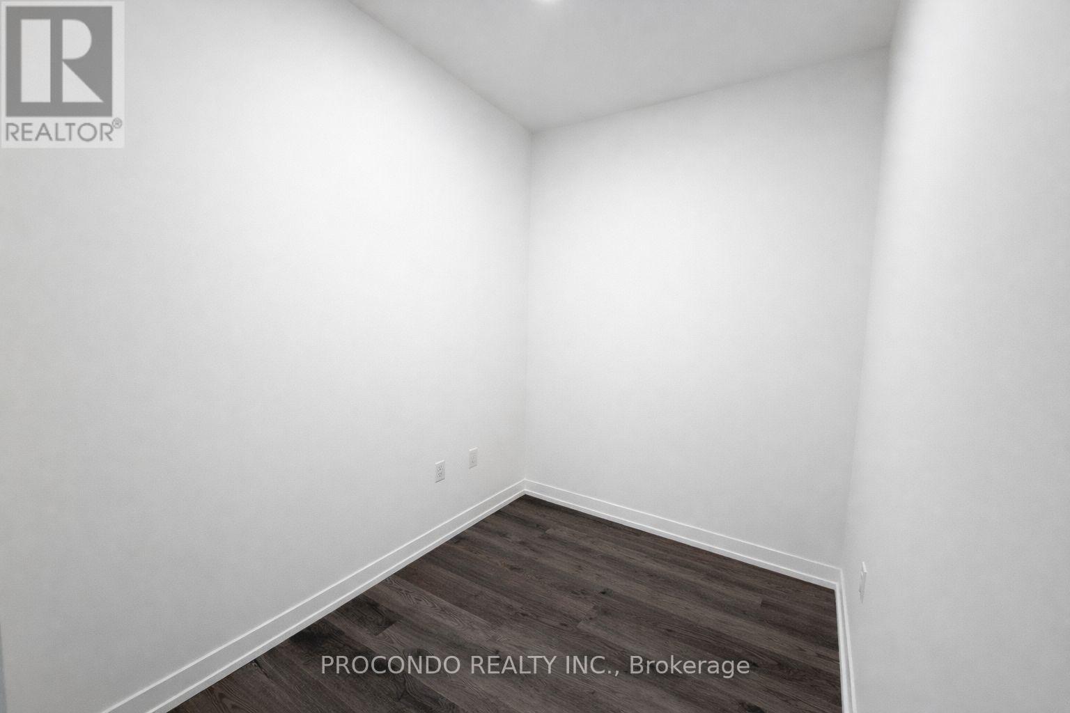 5801 - 8 Interchange Way, Vaughan, Ontario L4K 5Z7 - Photo 7 - N12905900