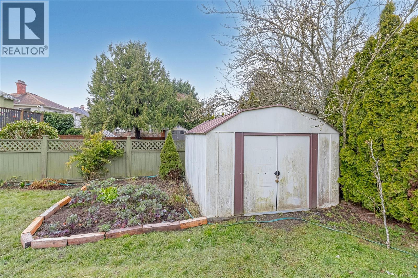 3074 Earl Grey St, Saanich, British Columbia  V9A 1W7 - Photo 44 - 1029230