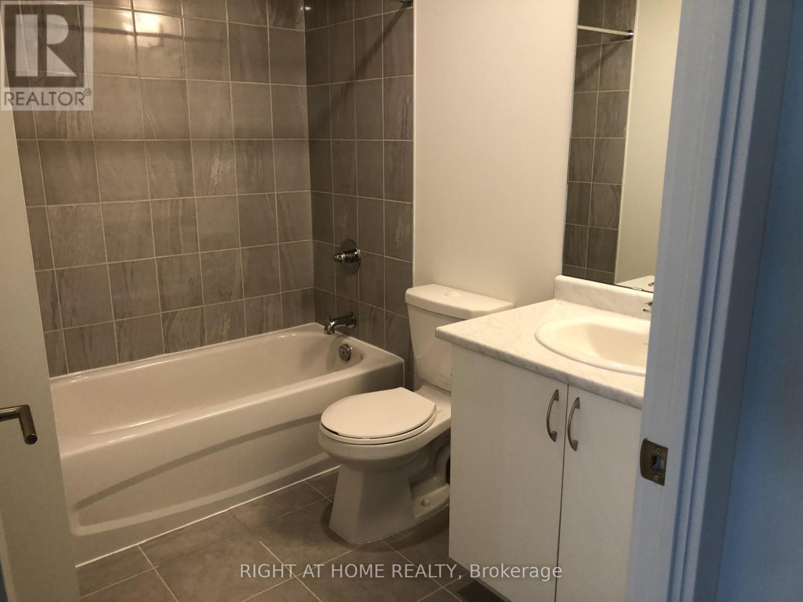 1801-P - 10 Wilby Crescent, Toronto, Ontario M9N 1E5 - Photo 8 - W12905894