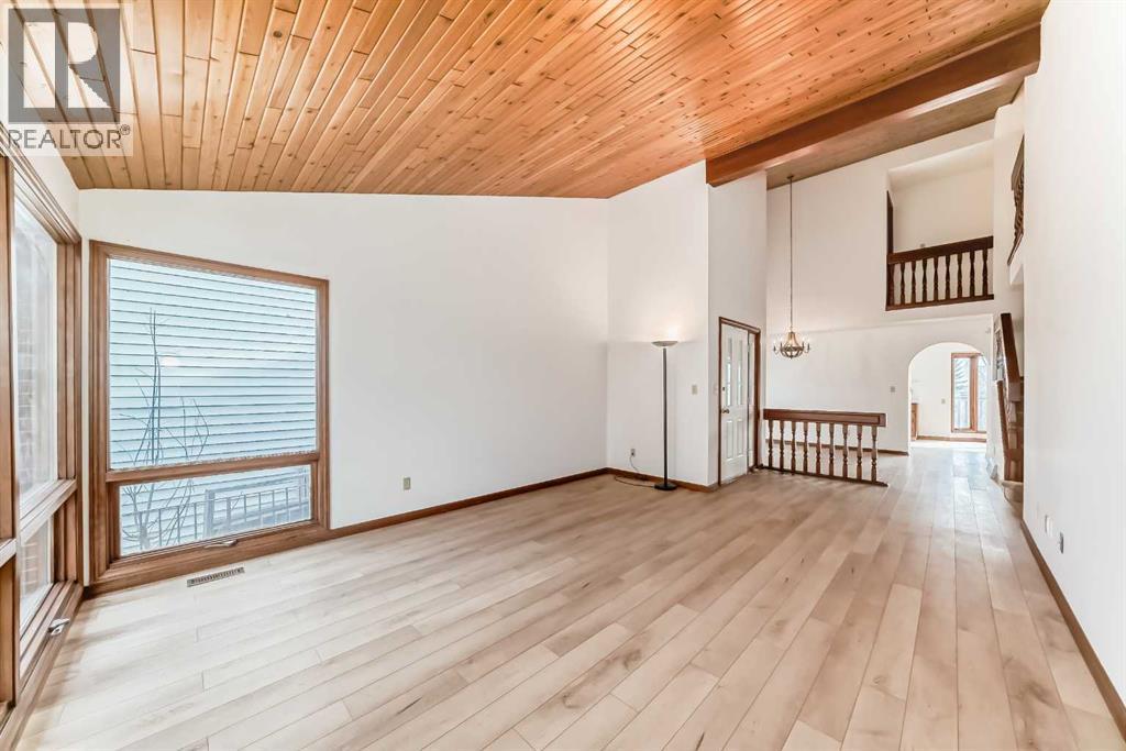 744 Strathcona Drive Sw, Calgary, Alberta  T3H 1S1 - Photo 4 - A2293973