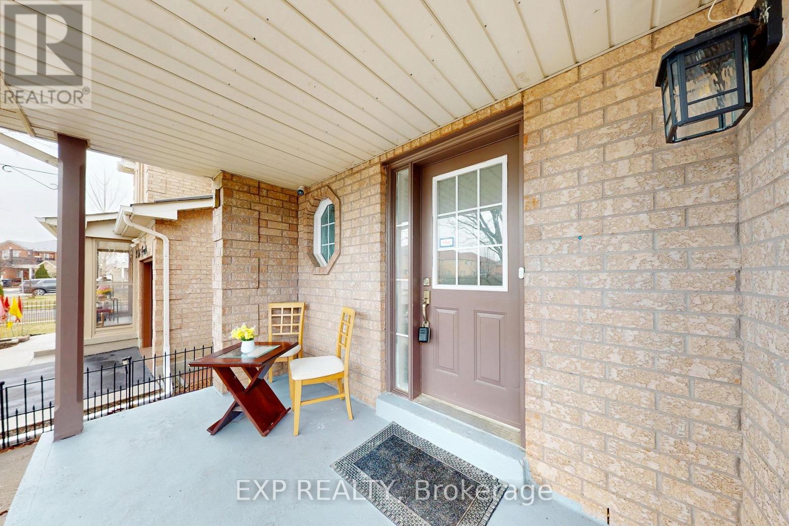 4 Secord Crescent, Brampton, Ontario  L6X 4Z3 - Photo 3 - W12905842