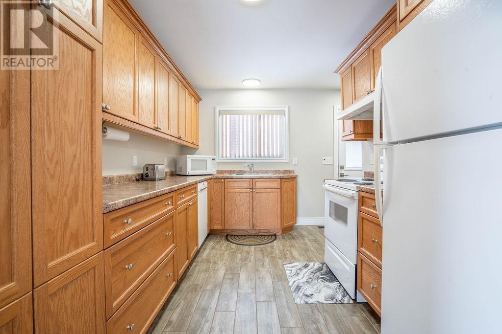 4 Labelle Ave, Sault Ste. Marie, Ontario  P6B 3B9 - Photo 12 - SM260495