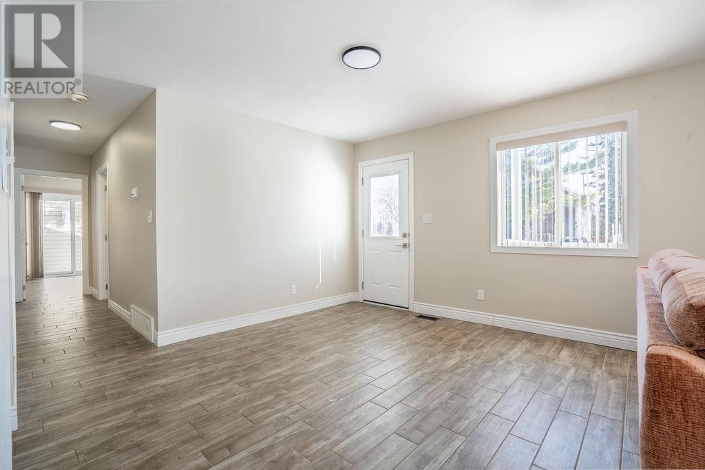 4 Labelle Ave, Sault Ste. Marie, Ontario  P6B 3B9 - Photo 21 - SM260495