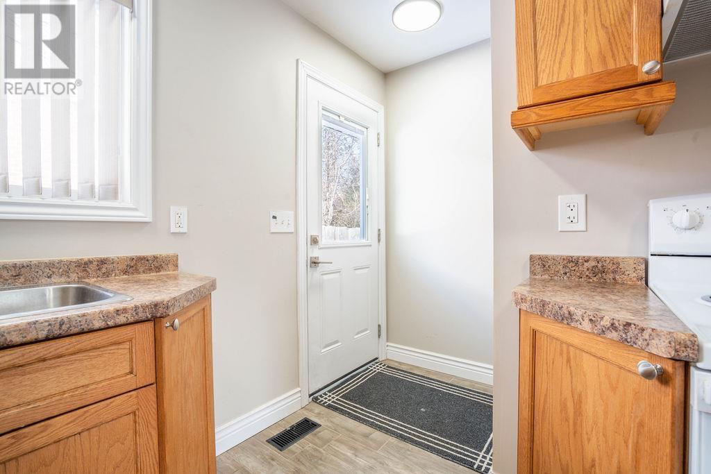 4 Labelle Ave, Sault Ste. Marie, Ontario  P6B 3B9 - Photo 14 - SM260495