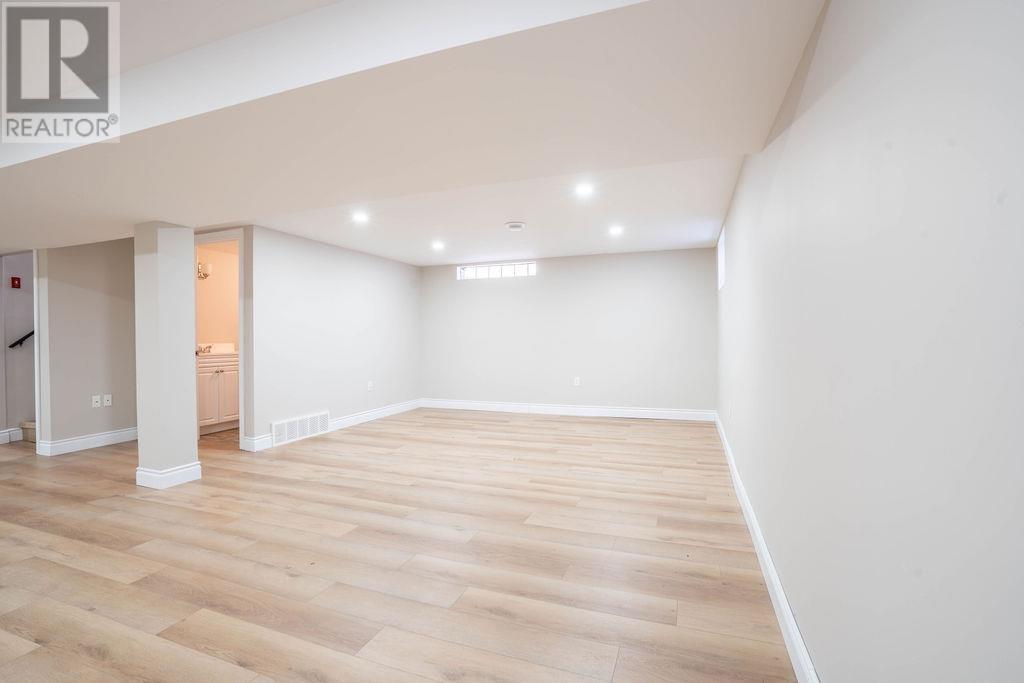 4 Labelle Ave, Sault Ste. Marie, Ontario  P6B 3B9 - Photo 30 - SM260495