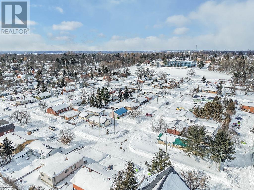 4 Labelle Ave, Sault Ste. Marie, Ontario  P6B 3B9 - Photo 7 - SM260495