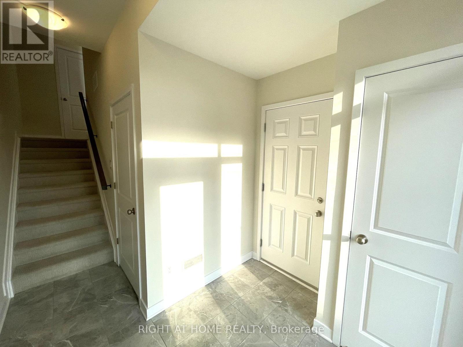 186 Visor Private, Ottawa, Ontario  K2V 0S6 - Photo 3 - X12905910