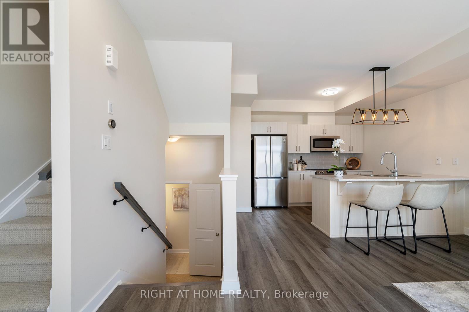 186 Visor Private, Ottawa, Ontario  K2V 0S6 - Photo 5 - X12905910