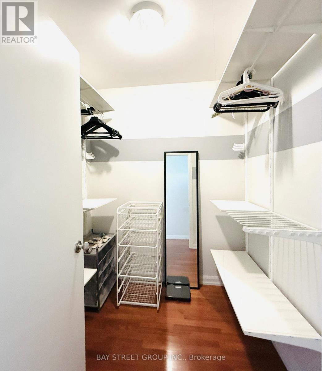 1902 - 111 Elizabeth Street, Toronto, Ontario  M5G 1P7 - Photo 10 - C12905912