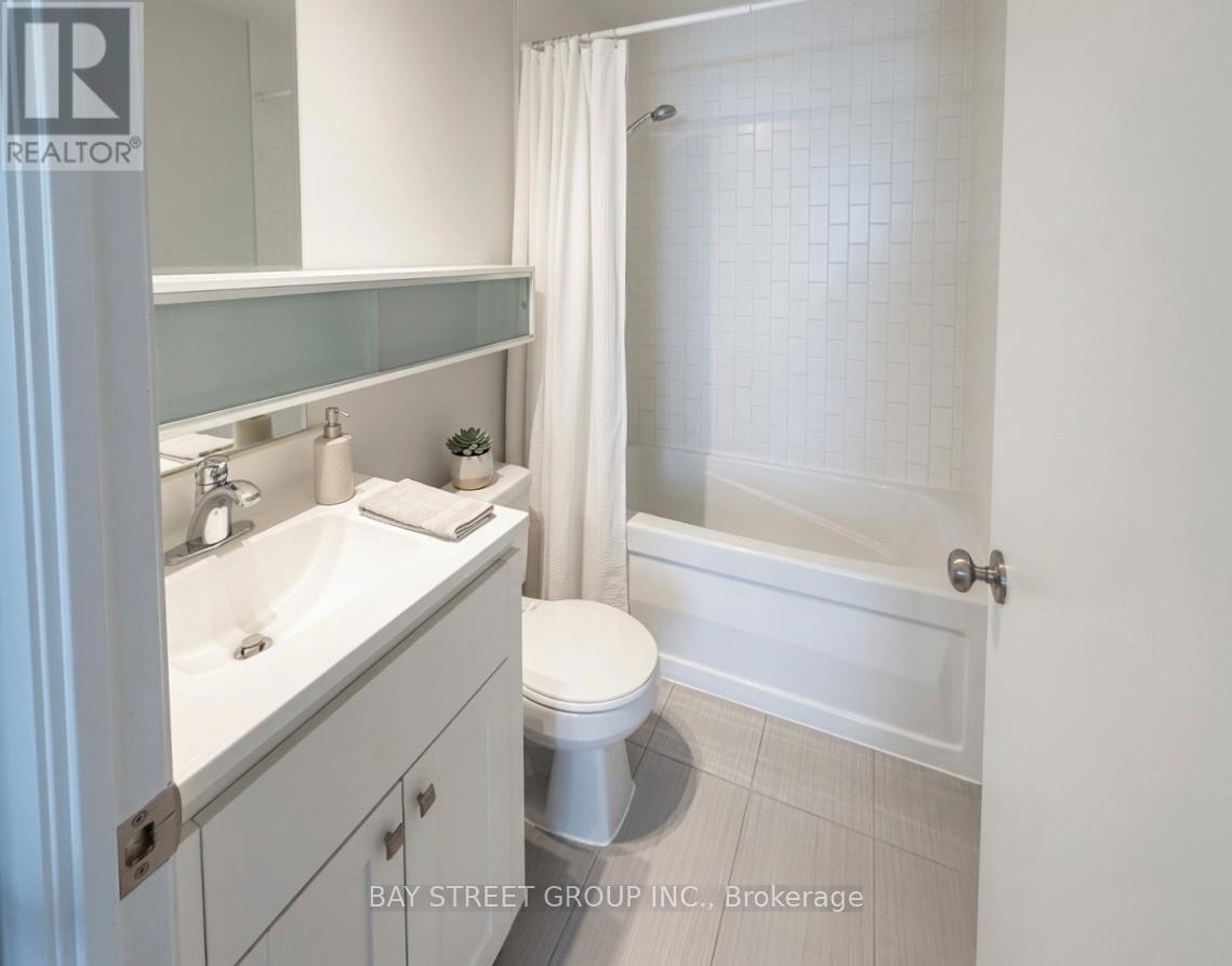 1902 - 111 Elizabeth Street, Toronto, Ontario  M5G 1P7 - Photo 11 - C12905912