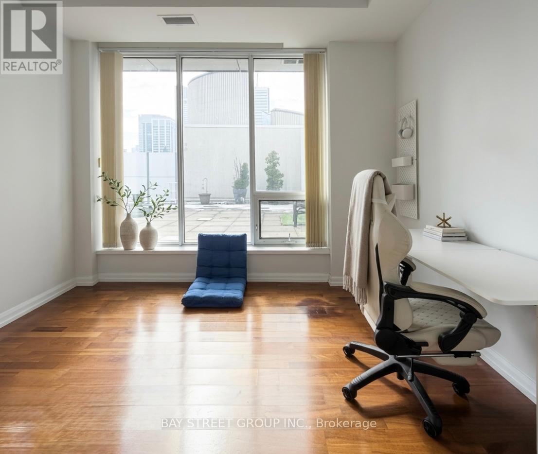 1902 - 111 Elizabeth Street, Toronto, Ontario  M5G 1P7 - Photo 12 - C12905912