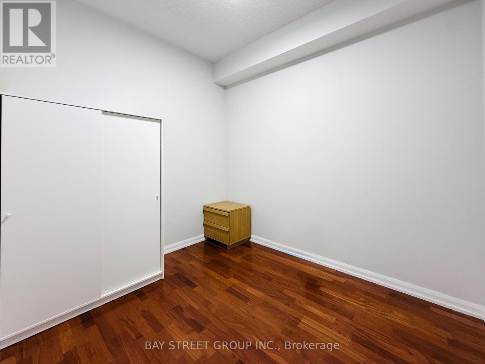 1902 - 111 Elizabeth Street, Toronto, Ontario  M5G 1P7 - Photo 14 - C12905912