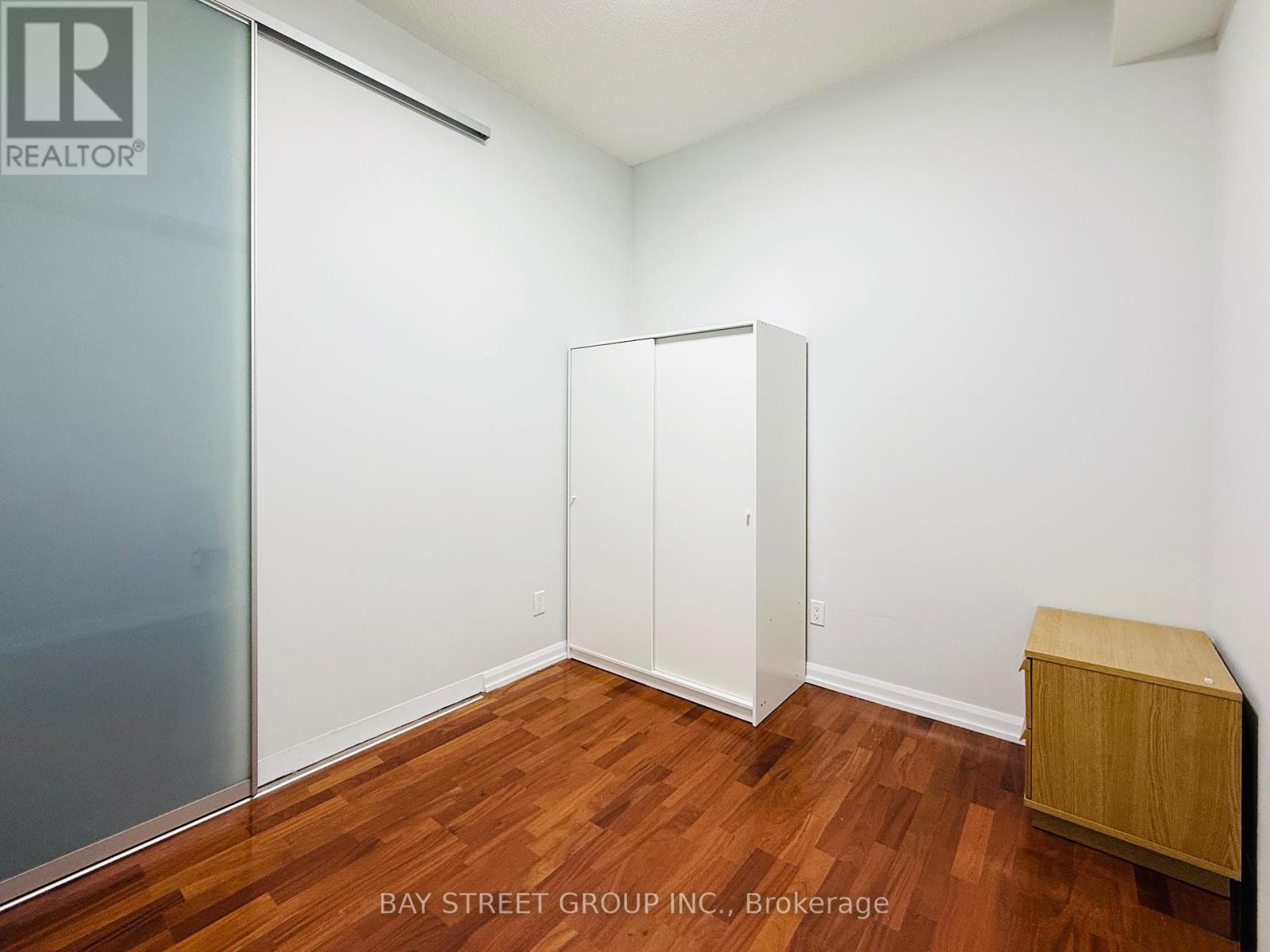 1902 - 111 Elizabeth Street, Toronto, Ontario  M5G 1P7 - Photo 15 - C12905912