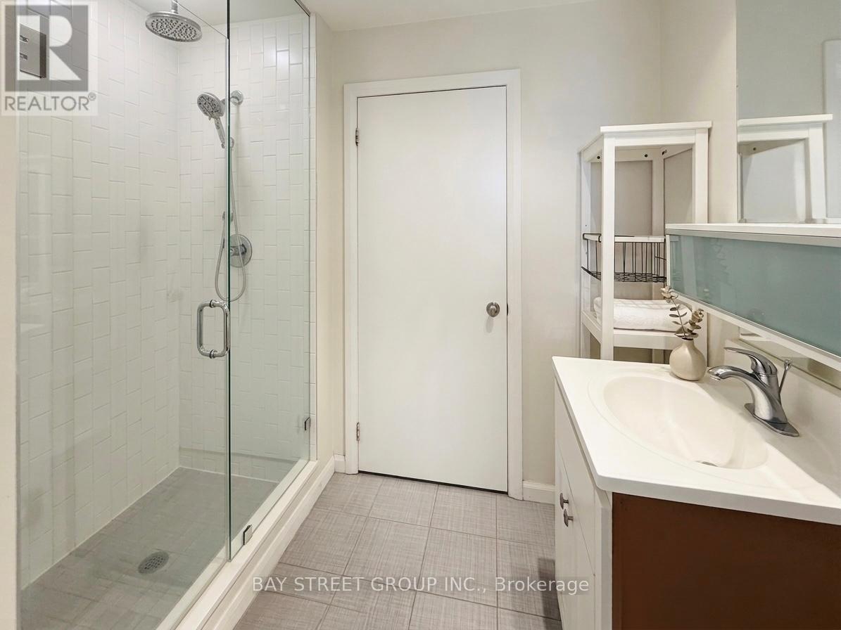 1902 - 111 Elizabeth Street, Toronto, Ontario  M5G 1P7 - Photo 16 - C12905912